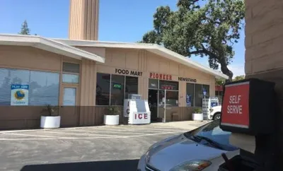 Pioneer market and newsstand, business photo 1