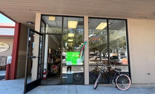 Spring St Thrift Shop business photo